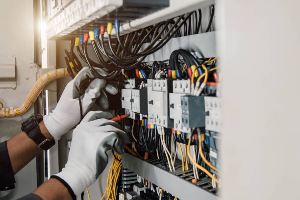 Best Affordable Emergency Electrician  in Lochmoor Waterway Estates, FL